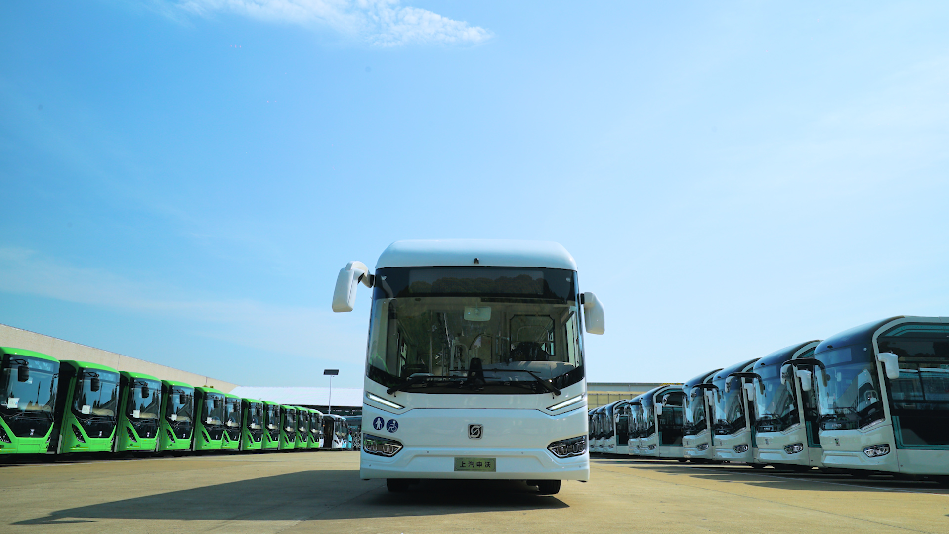 Shanghai Sunwin Bus presents its brand-new healthcare bus, ready to roll out across operations to help minimize the spread of coronavirus.