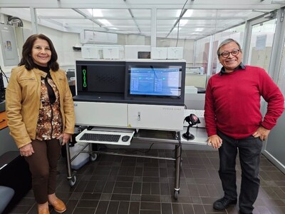 Dr. Ricardo Fujita in his lab with MGI's DNBSEQ-G400sequencer