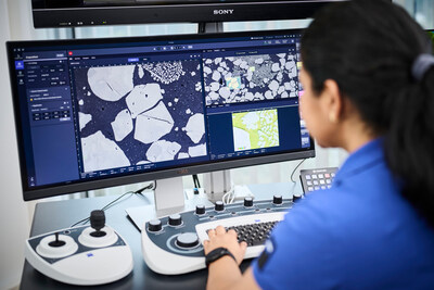 Universal software designed to operate any ZEISS light or electron microscope