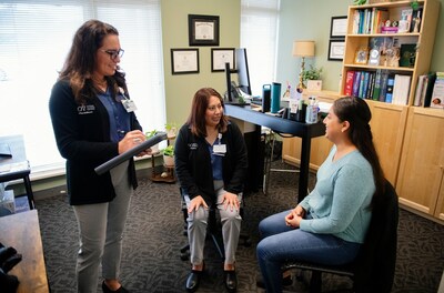 Endeavor Health's Community Resource Center is a “one-stop shop” that brings together more than a dozen partner agencies under one roof to deliver comprehensive support services to individuals and families in Chicago’s northwest suburbs. Endeavor Health's Community Resource Center is a “one-stop shop” that brings together more than a dozen partner agencies under one roof to deliver comprehensive support services to individuals and families in Chicago’s northwest suburbs.