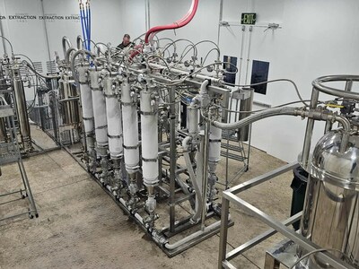 The unparalleled efficiency and brilliance with the Illuminated Extractors Behemoth R600 Extractor, powered by the cutting-edge Projak DX refrigeration system&mdash;delivering superior extraction performance and exceptional cooling precision for your most demanding operations.