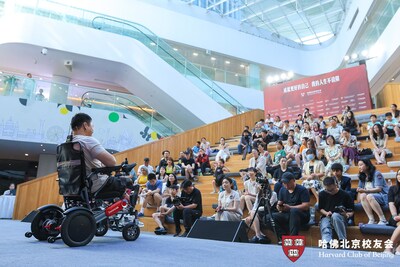 Quan giving a speech