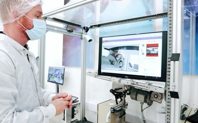 A technician operates Catalyx's new OpenLine LineClearance Assistant&trade; 3.0, digitally monitoring and verifying line clearance procedures in real-time