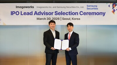 Imagoworks CEO Youngjun Kevin Kim(left) poses with a Samsung Securities representative during a signing ceremony for a lead underwriter agreement for the company’s planned IPO on the KOSDAQ market. Imagoworks CEO Youngjun Kevin Kim(left) poses with a Samsung Securities representative during a signing ceremony for a lead underwriter agreement for the company’s planned IPO on the KOSDAQ market.