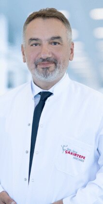 Portrait of Op. Dr. Mehmet Onur Sarıhan, spine surgery specialist at &Ccedil;akırtepe Hospital