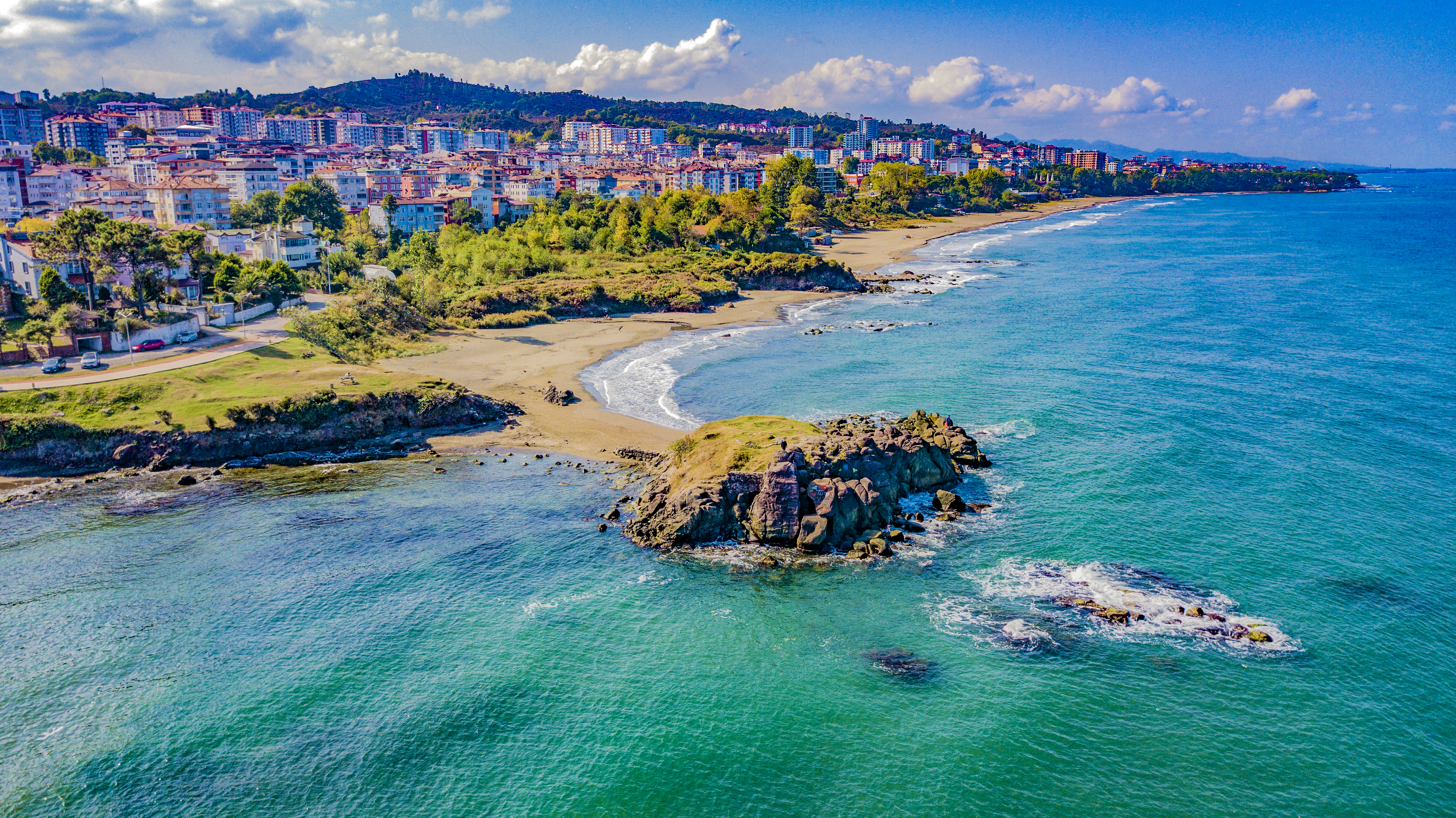 Coastal view of &Uuml;nye on T&uuml;rkiye&rsquo;s Black Sea coast