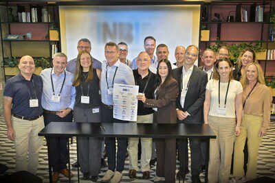 Samuel Moed and Anat Cohen-Dayag with the Founding Partners of the Israel National Biotech Innovation Center (INBI). Credit: Yossi Zwecker Samuel Moed and Anat Cohen-Dayag with the Founding Partners of the Israel National Biotech Innovation Center (INBI). Credit: Yossi Zwecker